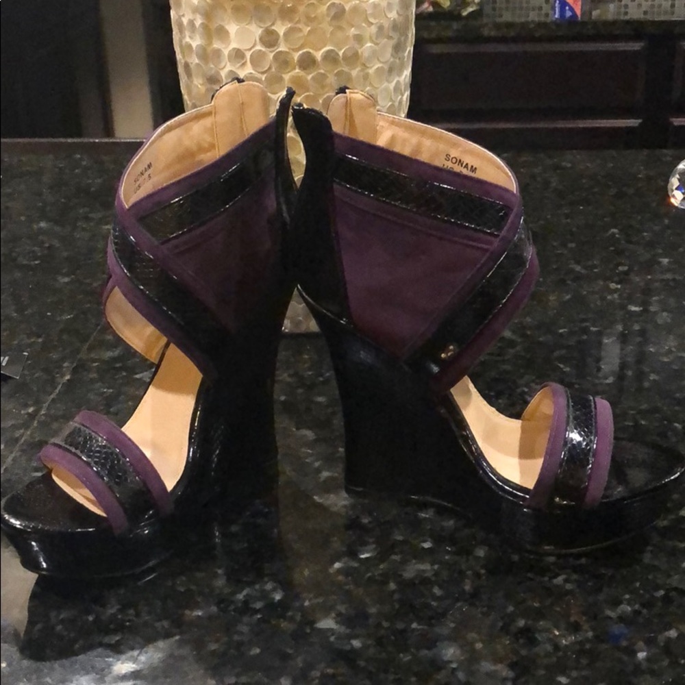 Shoes - Picture 2 of 4